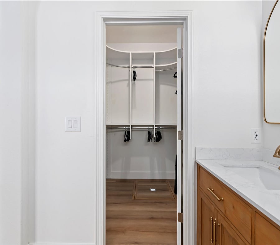 Furnished Finder property 1036029_1 photo 22