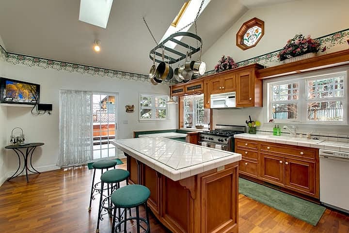 Furnished Finder property 1036065_1 photo 4