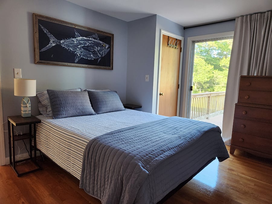Bedroom 2 (Queen)