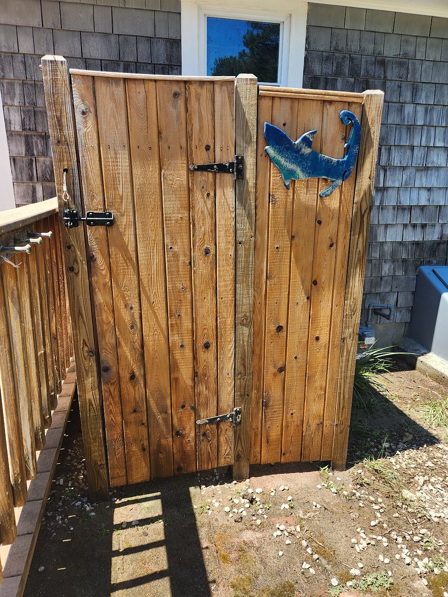 Outdoor Shower (Available Seasonally)