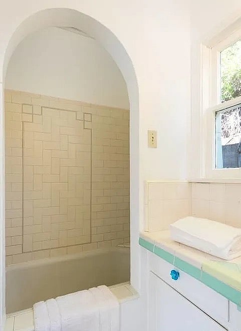 Furnished Finder property 1036115_1 photo 11