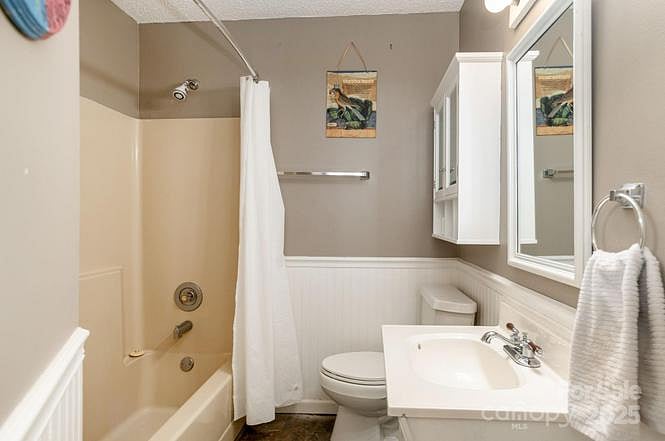 Downstairs Full Bath