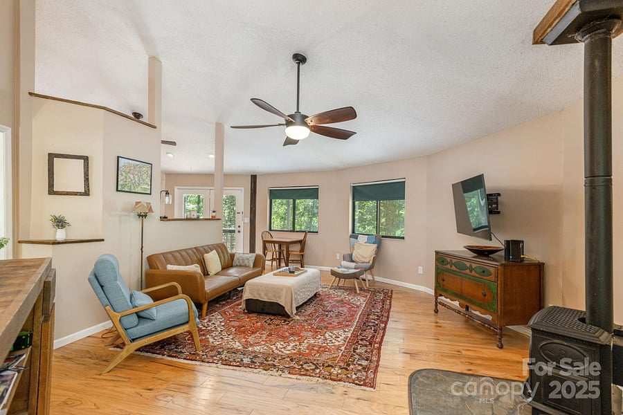 Furnished Finder property 1036142_1 photo 10