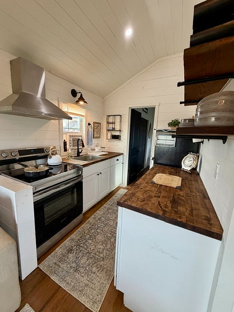 Furnished Finder property 1036180_1 photo 6