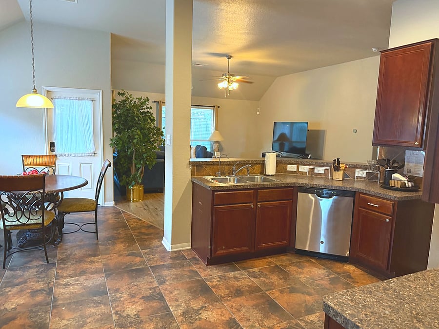 Furnished Finder property 1036203_1 photo 7