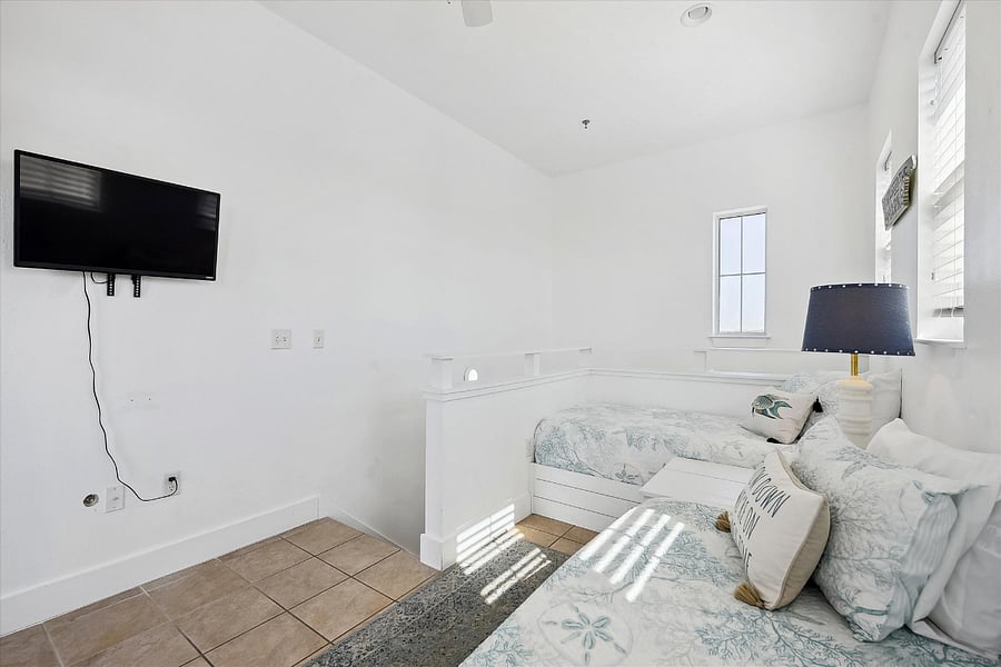 Furnished Finder property 1036210_1 photo 17