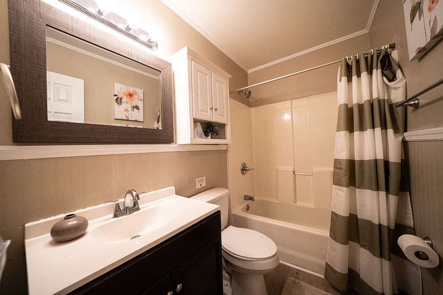 Hall Bath with Tub/ Shower Main Level