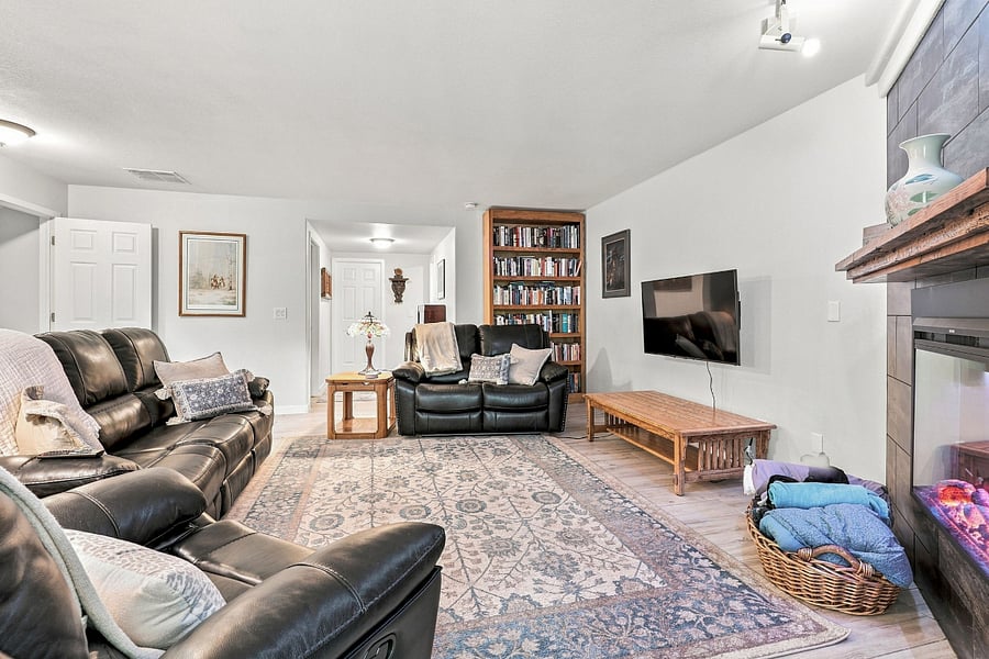 Main living room (living room floor):: Books, games and more.