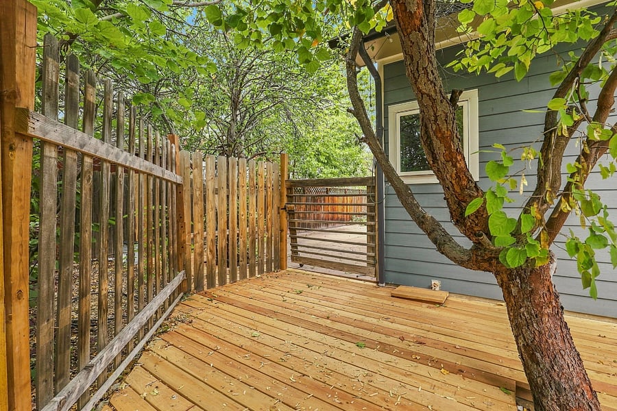 Lower Deck with one of two gates shown