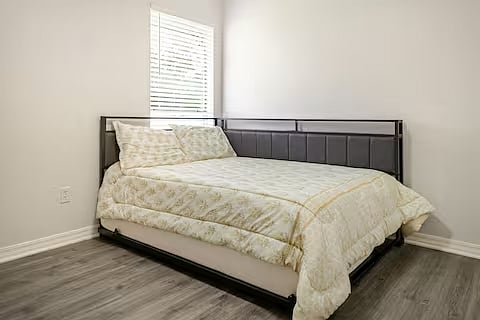 Furnished Finder property 1036222_1 photo 12
