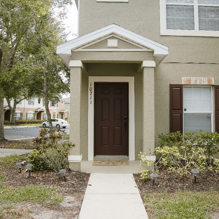 This property is an end unit, so the resident with only have 1 shared wall with a neighbor.