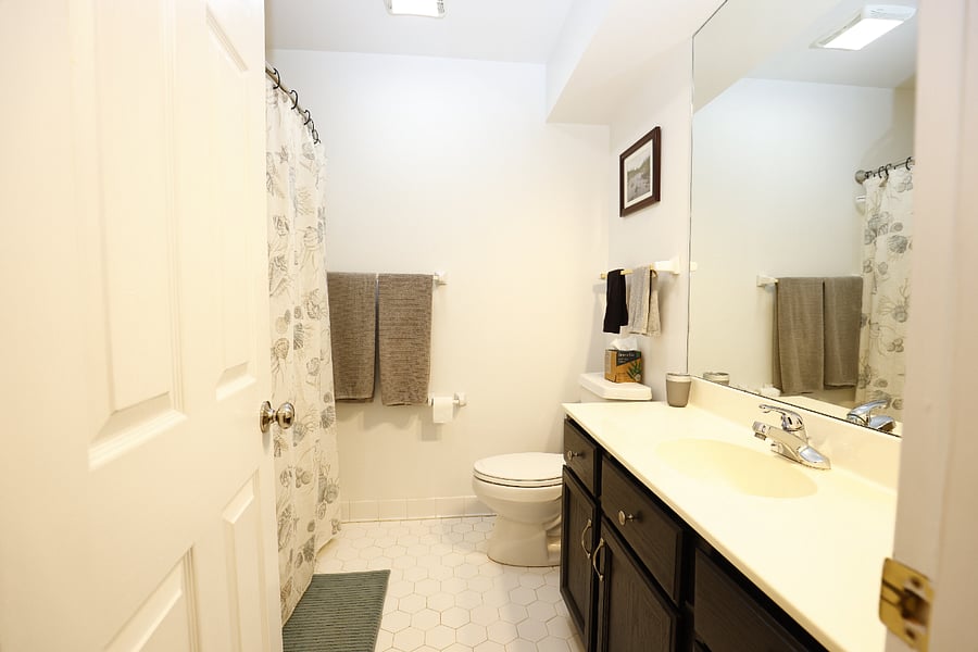 Upstairs 2nd Full bath