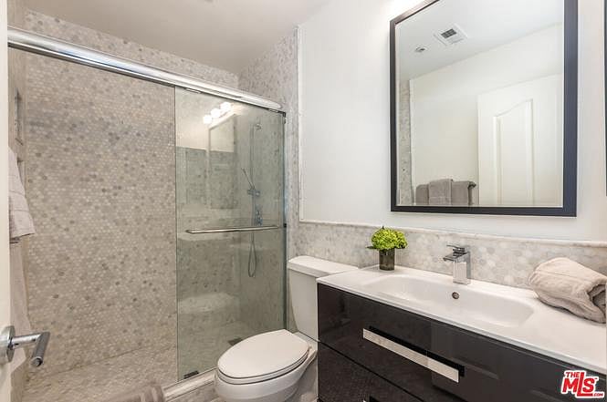 Furnished Finder property 1036385_1 photo 41