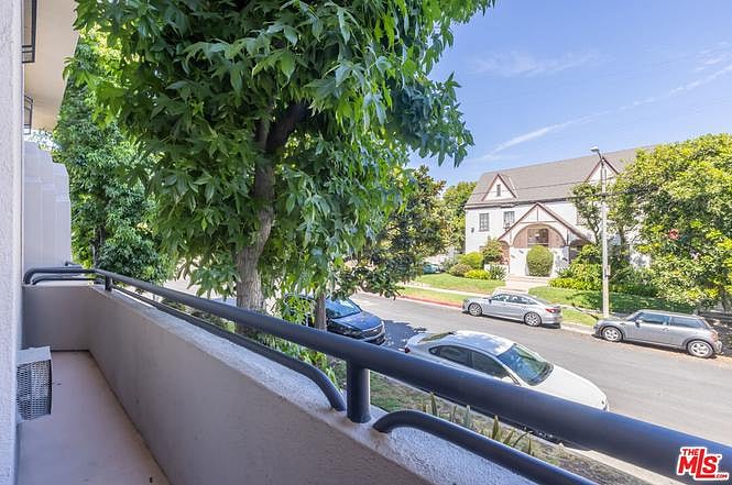 Furnished Finder property 1036385_1 photo 46