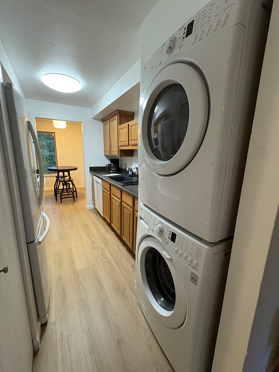 Furnished Finder property 1036487_1 photo 8