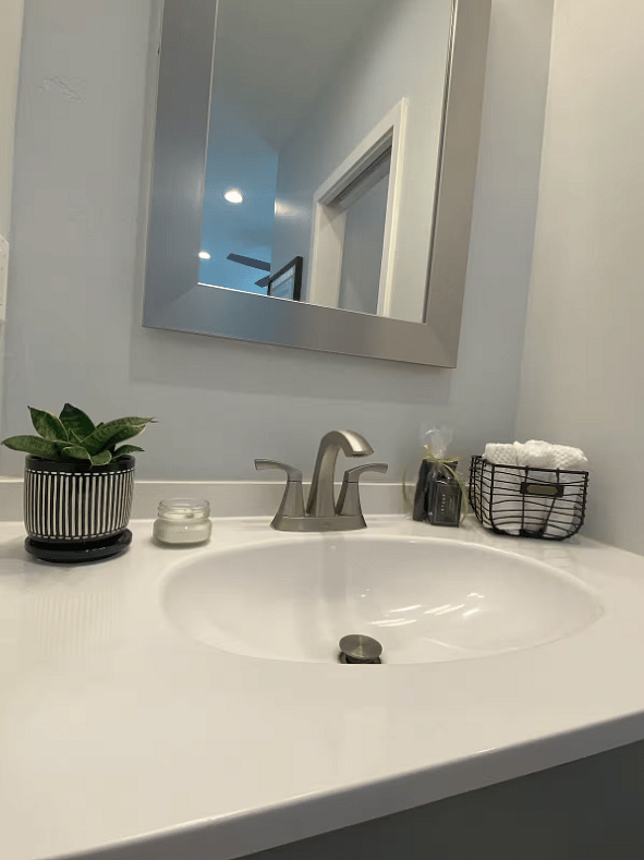 Single and mirror medicine cabinet.