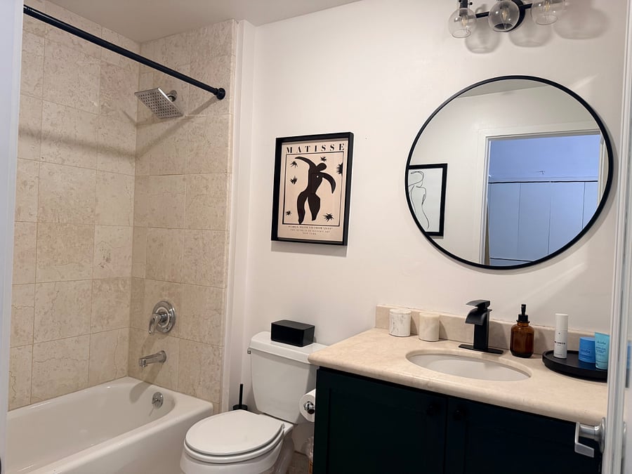 Upstairs full bath