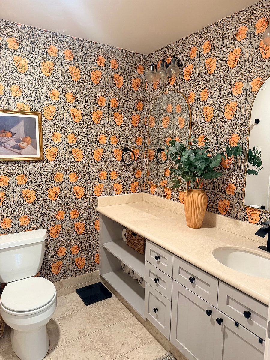 Downstairs full bathroom
