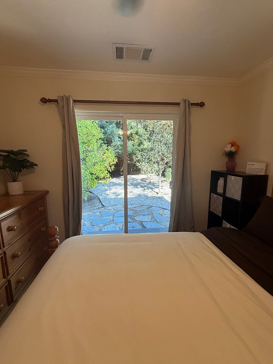 Furnished Finder property 1036605_1 photo 8