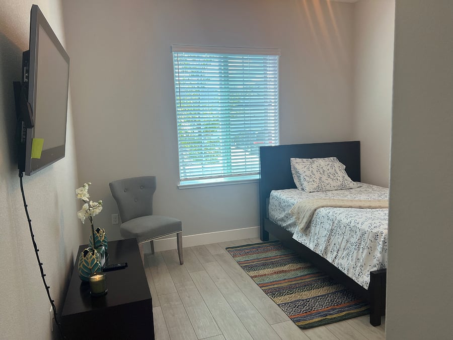 Furnished Finder property 1036637_1 photo 2