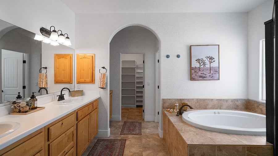 Primary bath with jetted tub