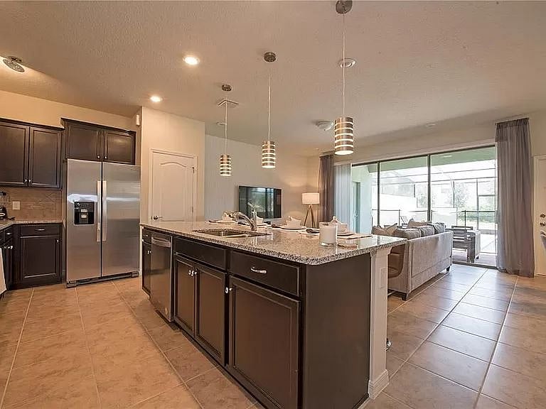Furnished Finder property 1036746_1 photo 4
