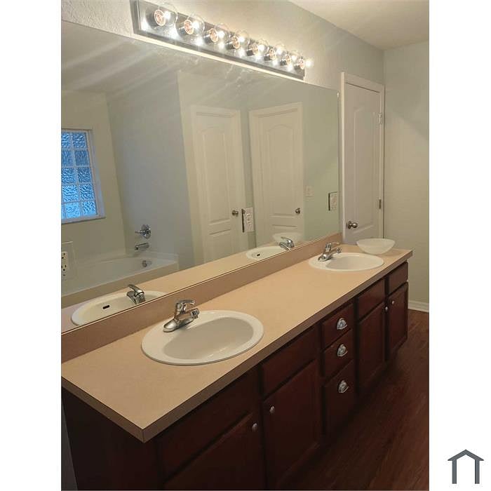 Furnished Finder property 1036812_1 photo 14