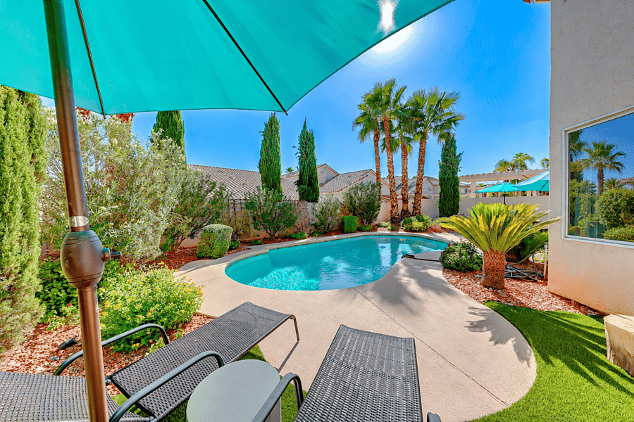 Pool & Lounge Chairs, Side Table