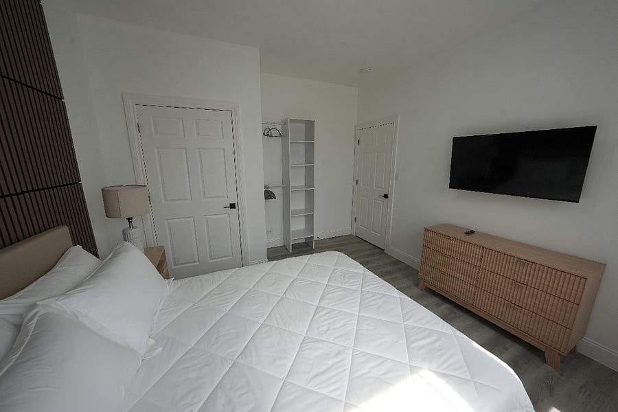 Furnished Finder property 1036860_1 photo 3