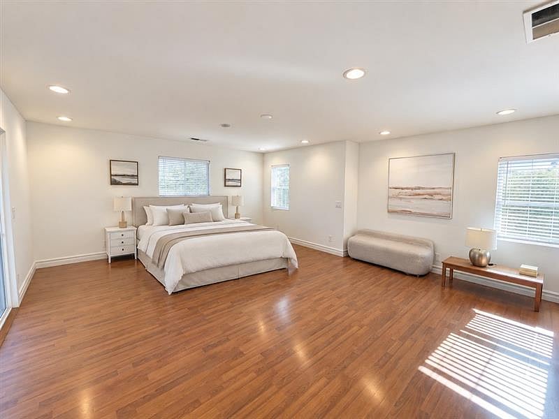 Furnished Finder property 1036874_1 photo 4