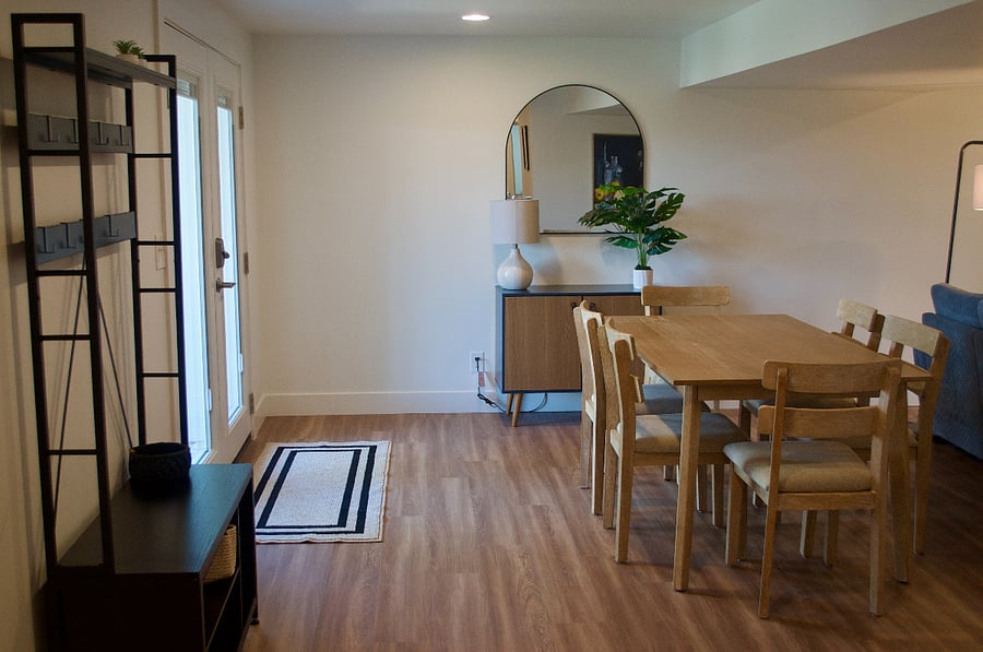 Bright and airy entrance and dining area.