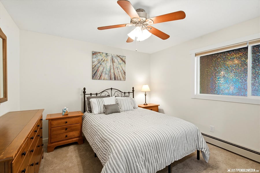 Queen bedroom 2