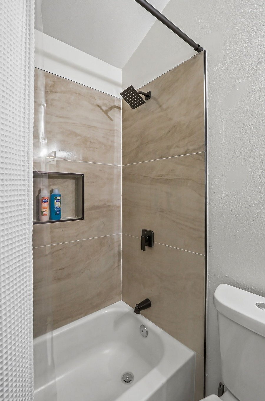 Furnished Finder property 1037058_1 photo 13