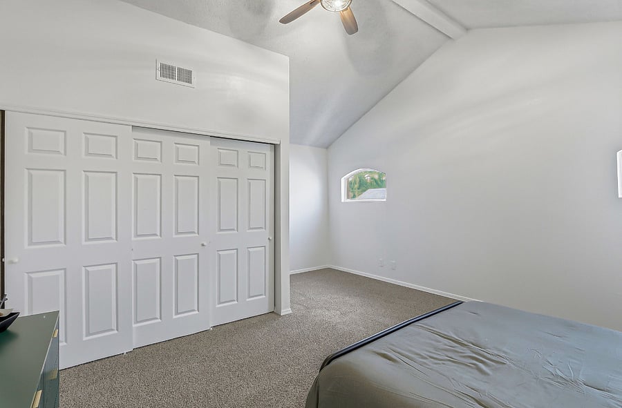 Larger Bedroom w/ Queen bed