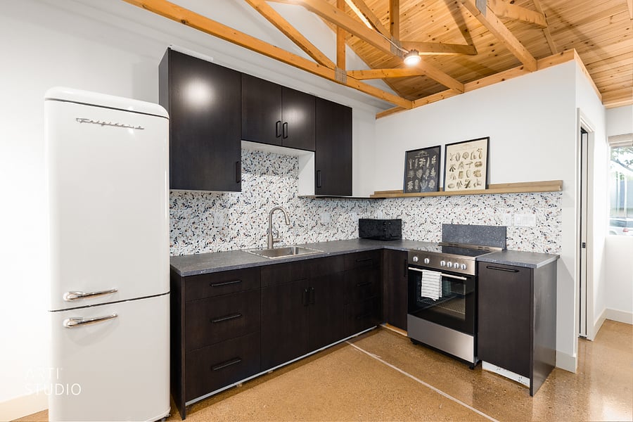 Furnished Finder property 1037062_1 photo 2