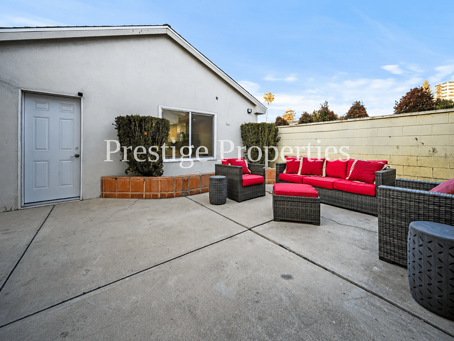 Furnished Finder property 1037087_1 photo 42