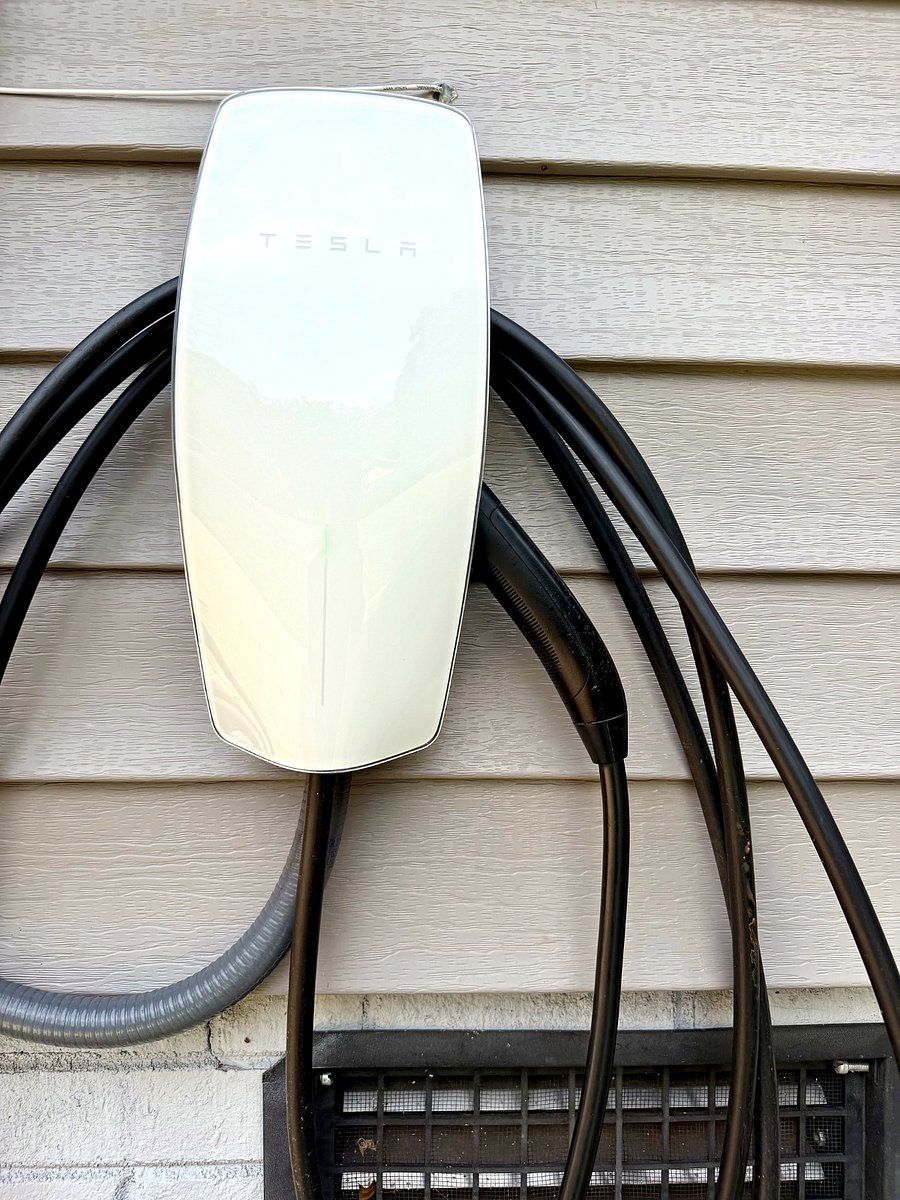 EV charger  Tesla Wall Connector