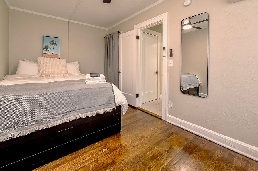 Sleep like royalty in this dreamy bed!