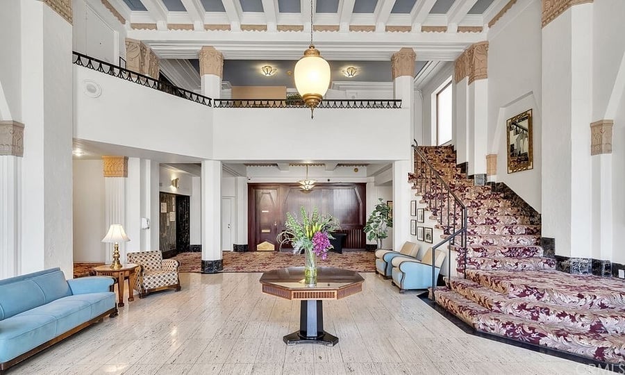 Community Lobby with Weekday Concierge Service