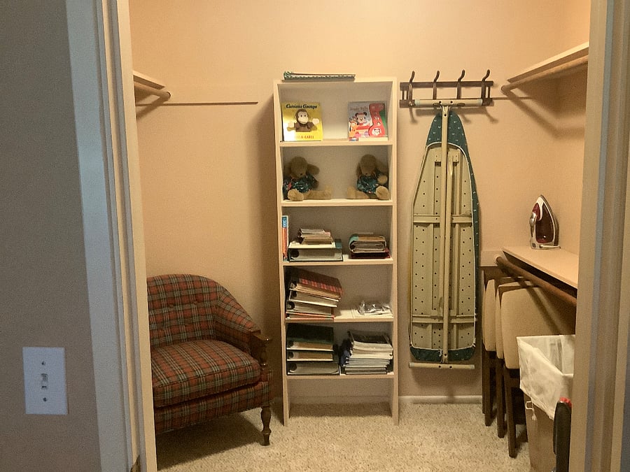 Master bedrooms walk-in closet
