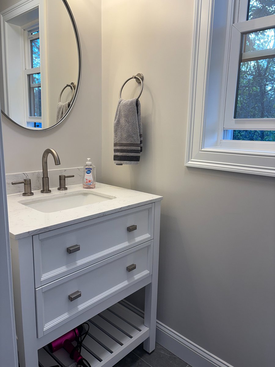 1/2 bath off the kitchen