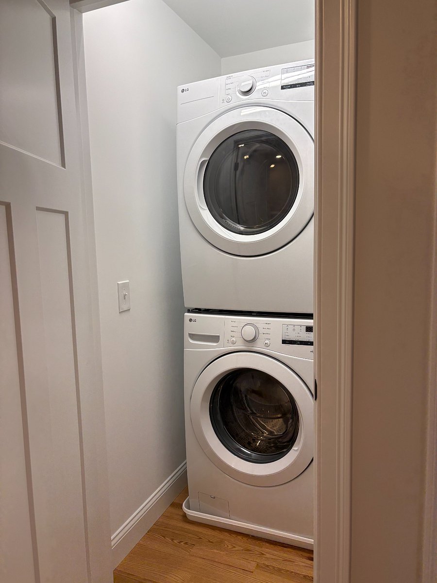 Washer/dryer in dedicated hallway closet