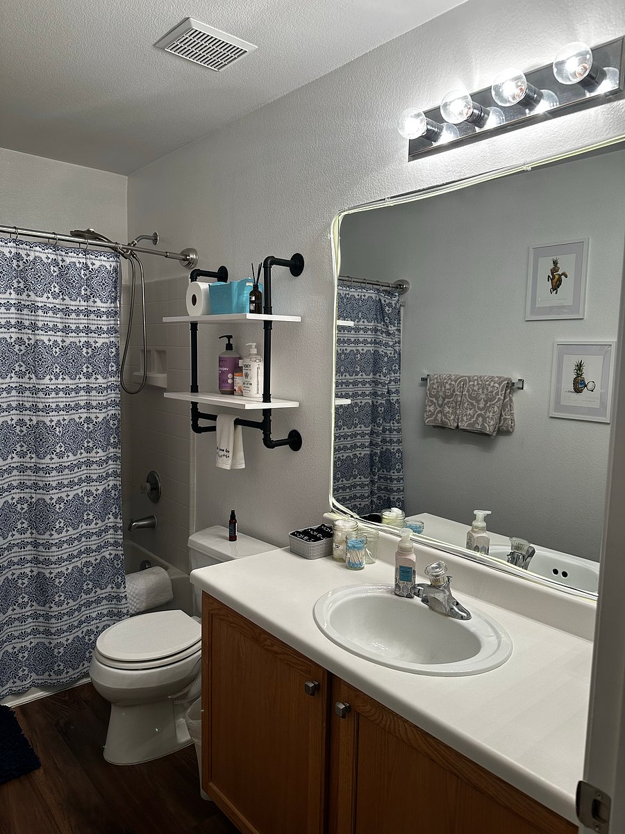 Full bath across hall