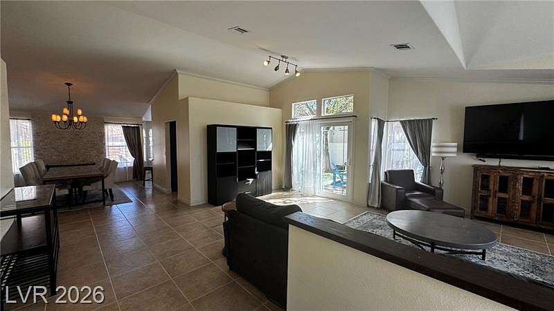 Furnished Finder property 1037319_1 photo 3