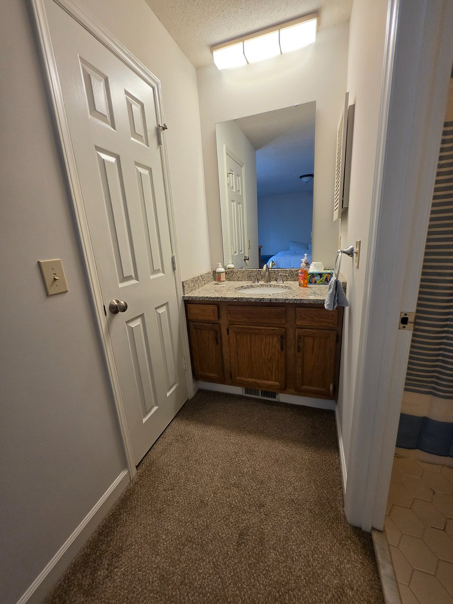 En suite vanity 