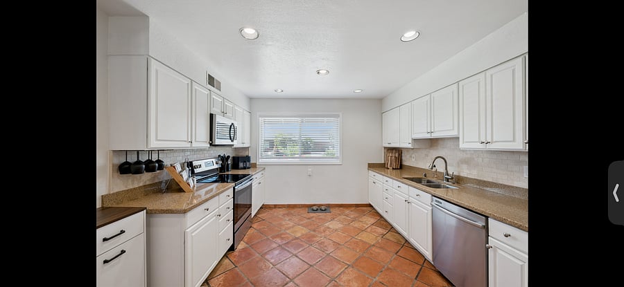 Furnished Finder property 1037322_1 photo 3