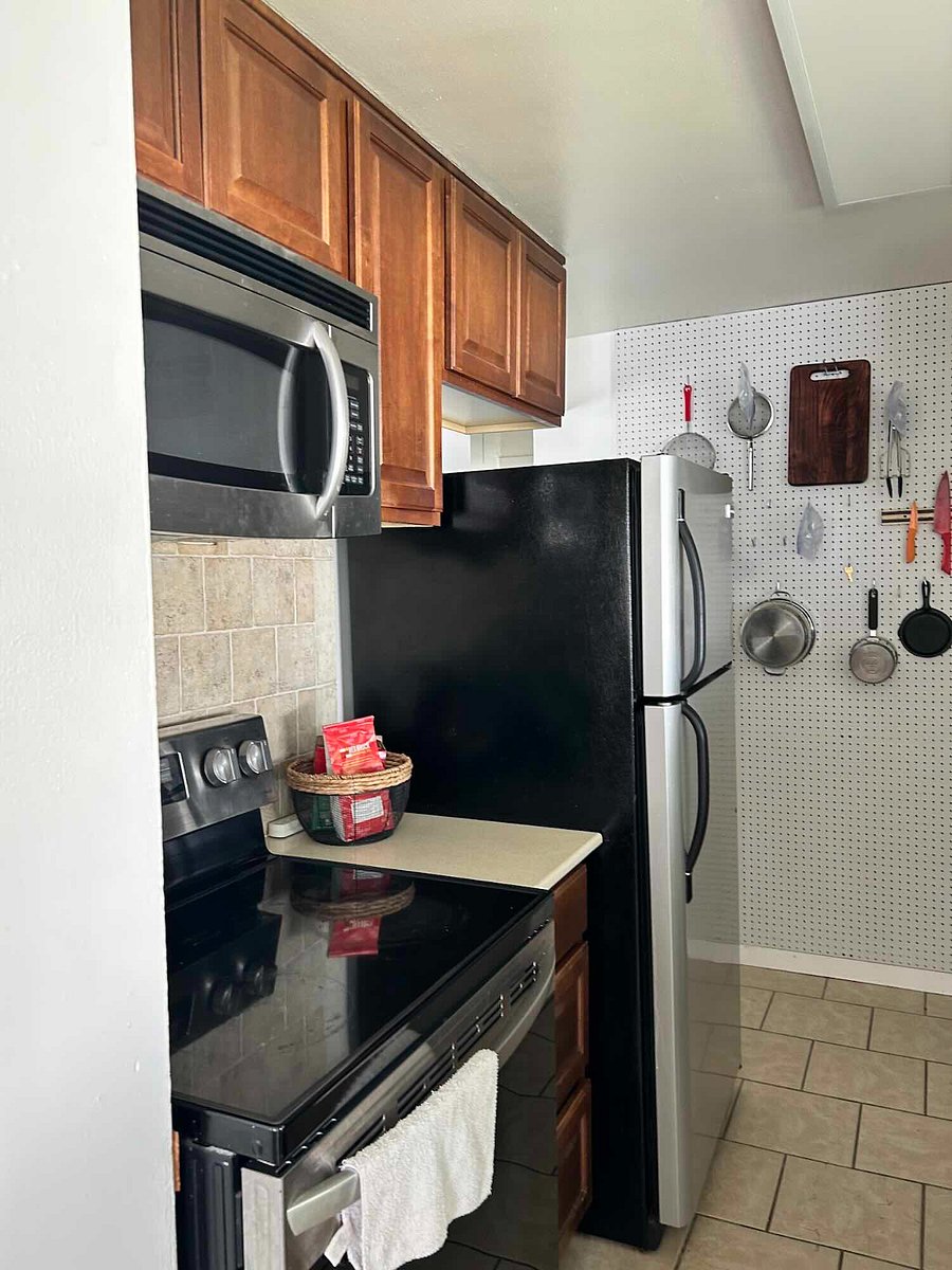 Fridge, range, microwave