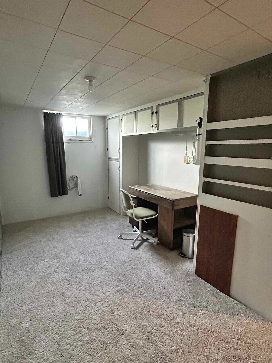 Basement office area great for remote work, potential additional space for young ones, or even more storage. 
