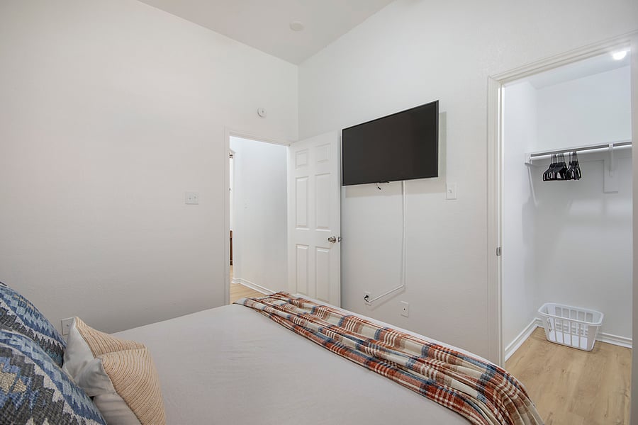 Furnished Finder property 1037336_1 photo 27