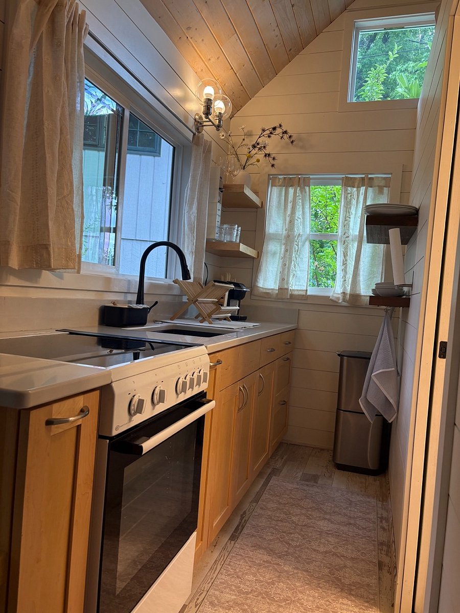 Furnished Finder property 1037338_1 photo 12
